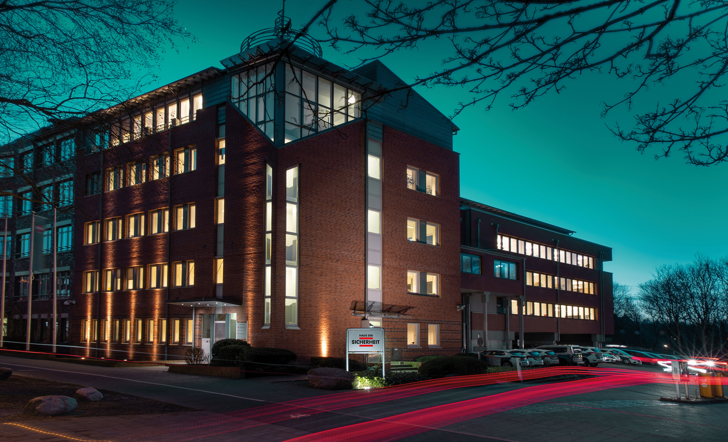 Rosenow Gmbh & Co Truckport Kiel Kg Kieler Wach- und Sicherheitsgesellschaft mbH & Co. KG